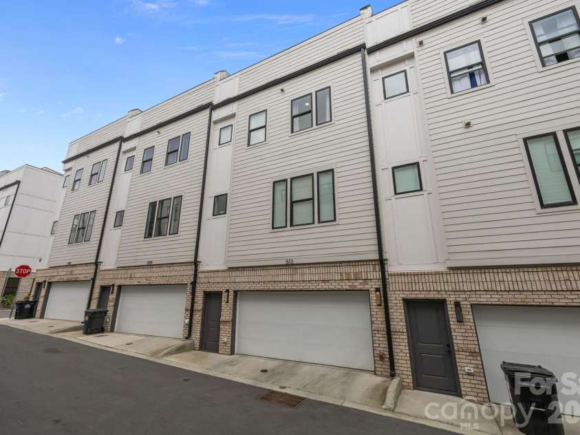 513 Strong Avenue, Charlotte, NC 28205.  MLS# CAR4366666, YatesRealty ID 22256. 