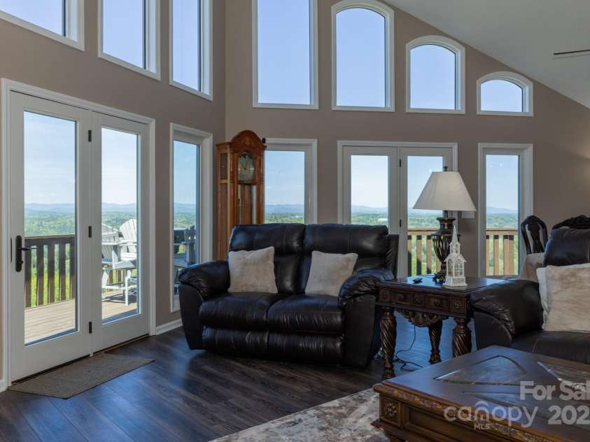 4933 NC Hwy 268 Highway, Wilkesboro, NC 28697.  MLS# CAR4268569, YatesRealty ID 22257. 