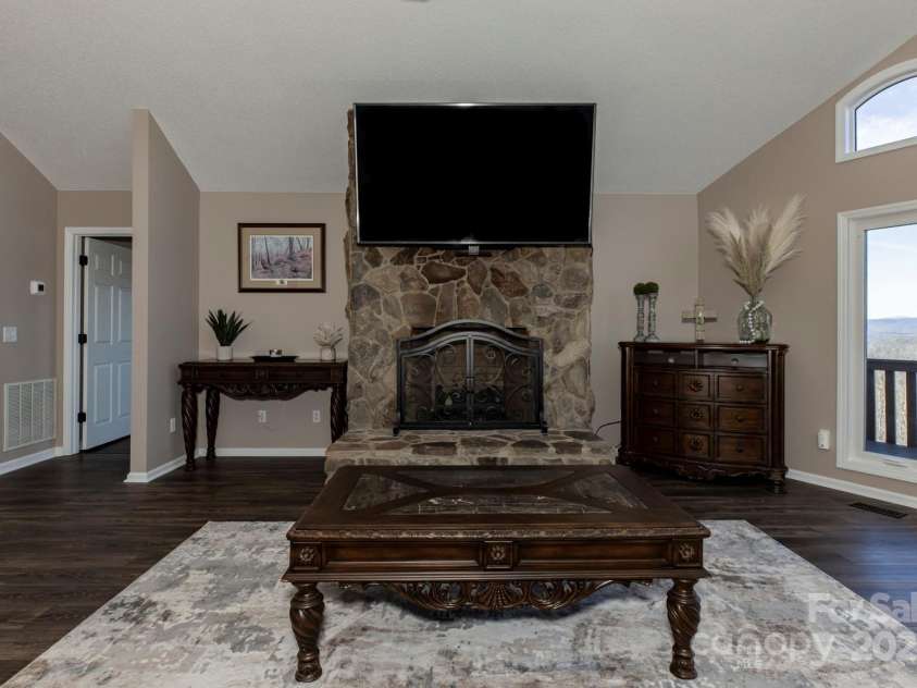 4933 NC Hwy 268 Highway, Wilkesboro, NC 28697.  MLS# CAR4268569, YatesRealty ID 22257. 