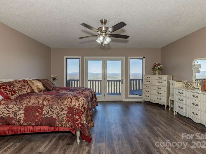 4933 NC Hwy 268 Highway, Wilkesboro, NC 28697.  MLS# CAR4268569, YatesRealty ID 22257. 