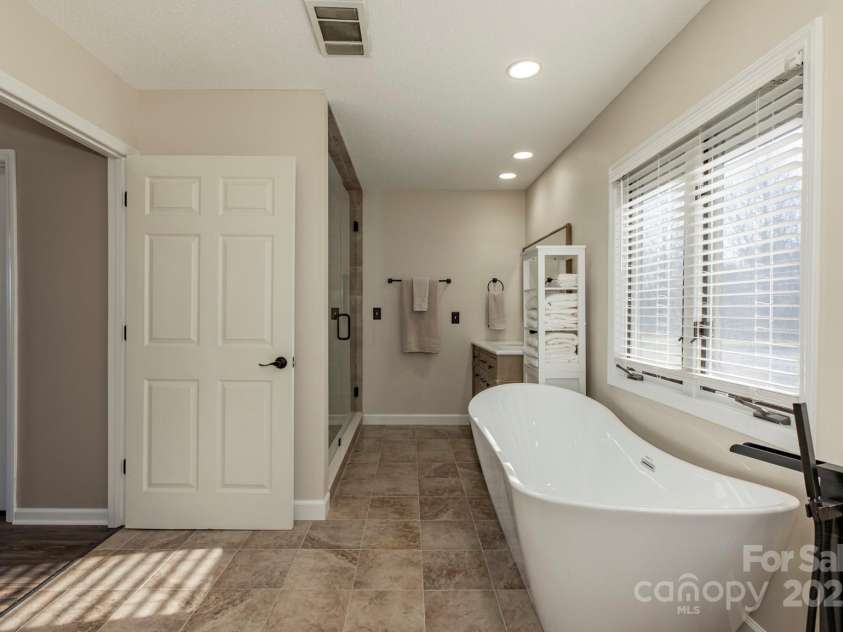 4933 NC Hwy 268 Highway, Wilkesboro, NC 28697.  MLS# CAR4268569, YatesRealty ID 22257. 