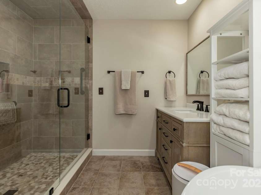 4933 NC Hwy 268 Highway, Wilkesboro, NC 28697.  MLS# CAR4268569, YatesRealty ID 22257. 