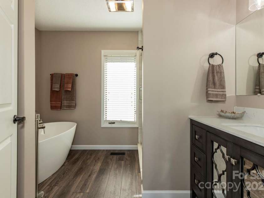 4933 NC Hwy 268 Highway, Wilkesboro, NC 28697.  MLS# CAR4268569, YatesRealty ID 22257. 