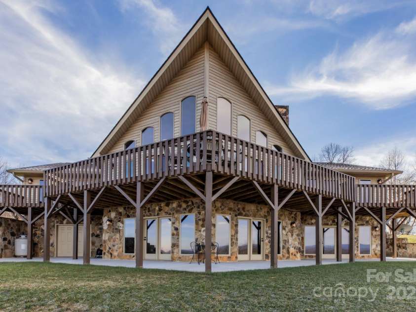 4933 NC Hwy 268 Highway, Wilkesboro, NC 28697.  MLS# CAR4268569, YatesRealty ID 22257. 