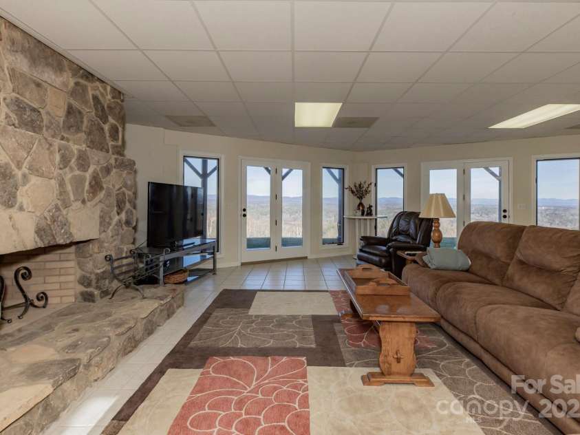 4933 NC Hwy 268 Highway, Wilkesboro, NC 28697.  MLS# CAR4268569, YatesRealty ID 22257. 