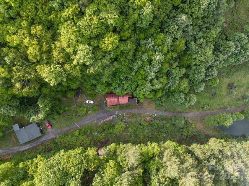 160 Colehearth Hollow Road, Bakersville, NC 28705.  MLS# CAR4261201, YatesRealty ID 22258. 