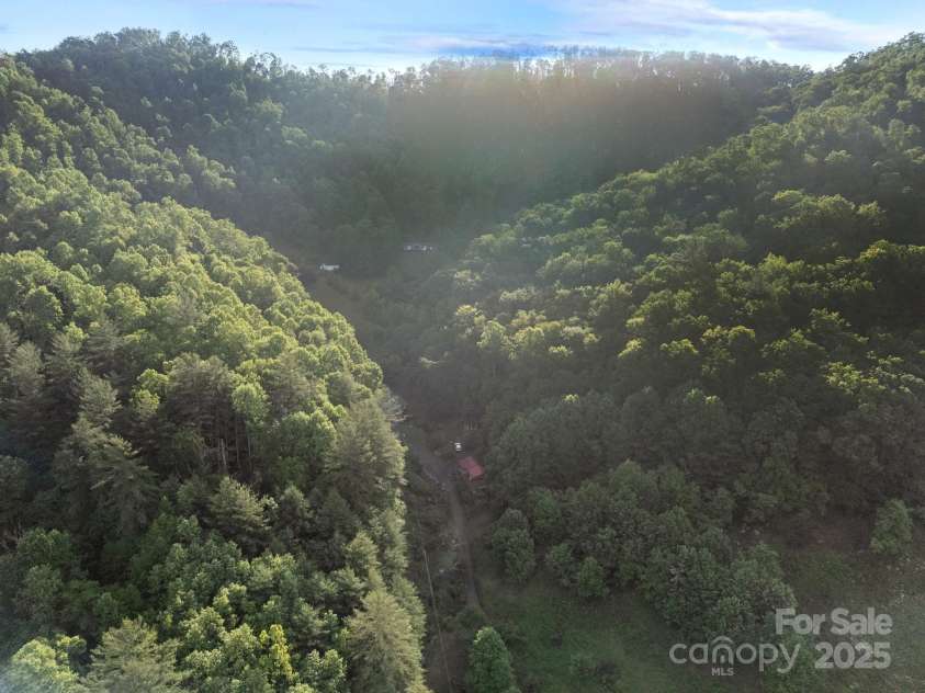 160 Colehearth Hollow Road, Bakersville, NC 28705.  MLS# CAR4261201, YatesRealty ID 22258. 