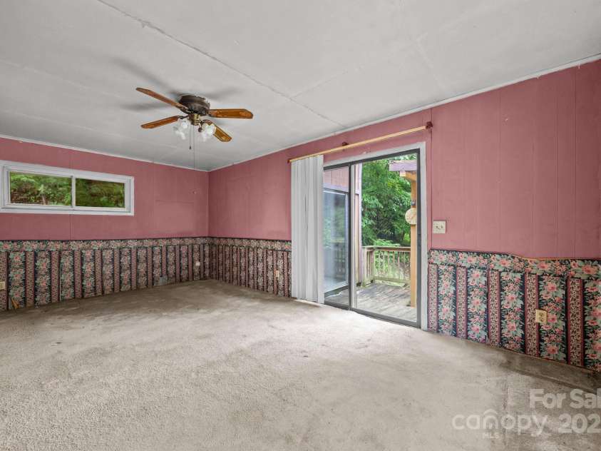 160 Colehearth Hollow Road, Bakersville, NC 28705.  MLS# CAR4261201, YatesRealty ID 22258. 