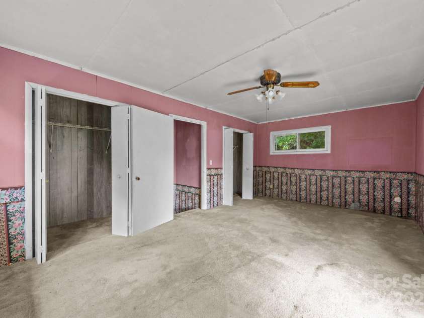 160 Colehearth Hollow Road, Bakersville, NC 28705.  MLS# CAR4261201, YatesRealty ID 22258. 