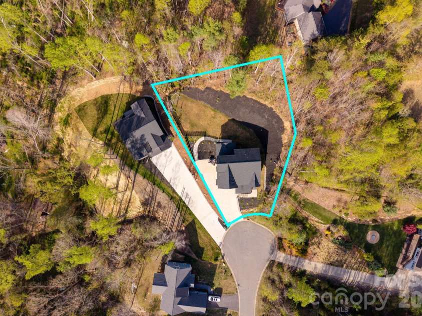 50 Carden Drive, Weaverville, NC 28787.  MLS# CAR4368414, YatesRealty ID 22258. 