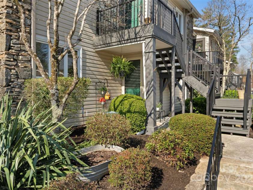 630 Britton Creek Drive, Hendersonville, NC 28791.  MLS# CAR4241236, YatesRealty ID 22259. Britton Creek