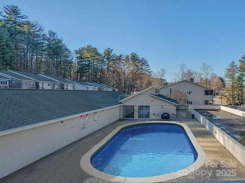 630 Britton Creek Drive, Hendersonville, NC 28791.  MLS# CAR4241236, YatesRealty ID 22259. Community Pool