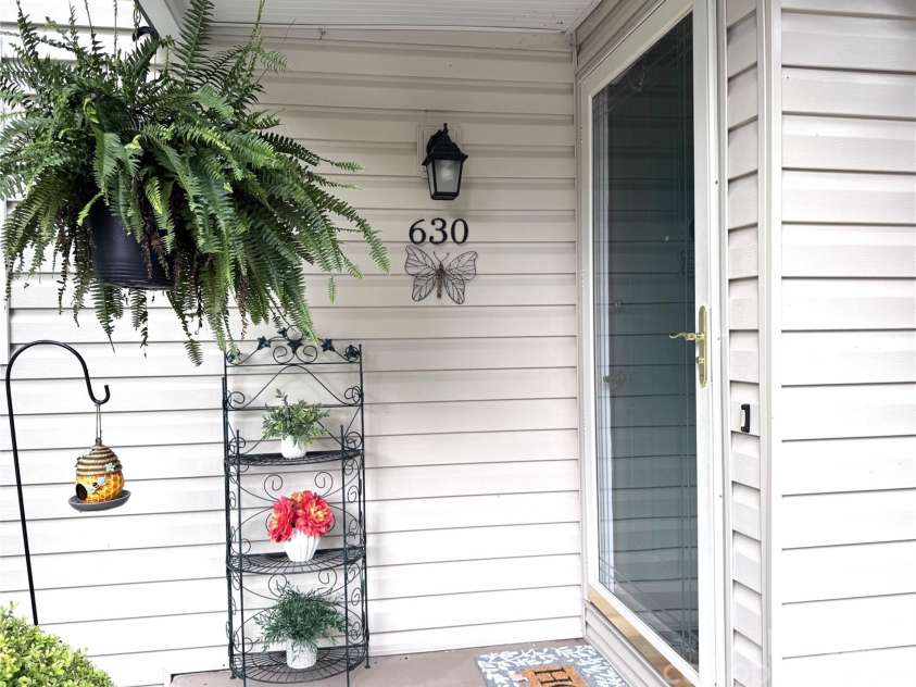 630 Britton Creek Drive, Hendersonville, NC 28791.  MLS# CAR4241236, YatesRealty ID 22259. Welcome Home to 630 Britton Creek