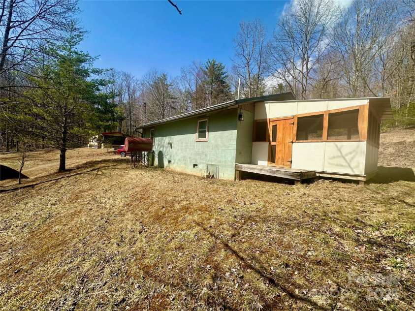 128 Archie Coffey Lane, Collettsville, NC 28611.  MLS# CAR4231796, YatesRealty ID 2226. 