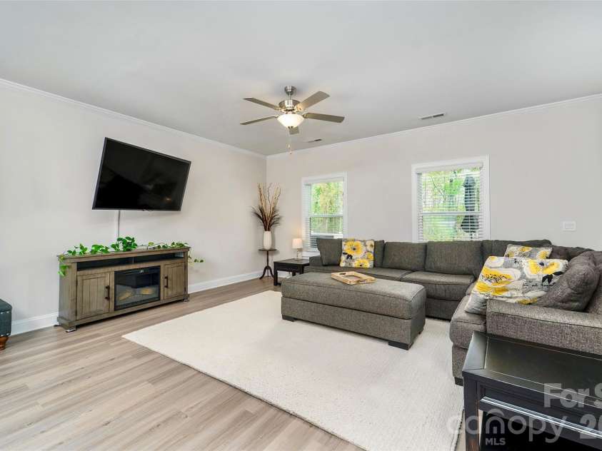 132 Tradesmen Trail, Troutman, NC 28166.  MLS# CAR4368685, YatesRealty ID 22260. 