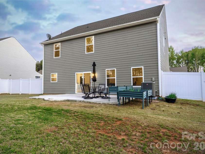 132 Tradesmen Trail, Troutman, NC 28166.  MLS# CAR4368685, YatesRealty ID 22260. 
