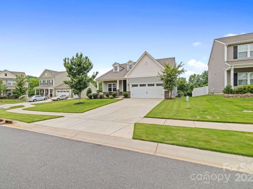 196 Sutters Mill Drive, Troutman, NC 28166.  MLS# CAR4267630, YatesRealty ID 22260. 