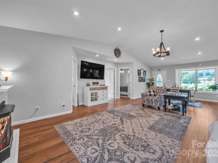 5158 Jenkins Road, Morganton, NC 28655.  MLS# CAR4273419, YatesRealty ID 22261. 