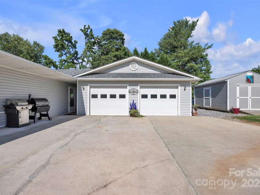 5158 Jenkins Road, Morganton, NC 28655.  MLS# CAR4273419, YatesRealty ID 22261. 