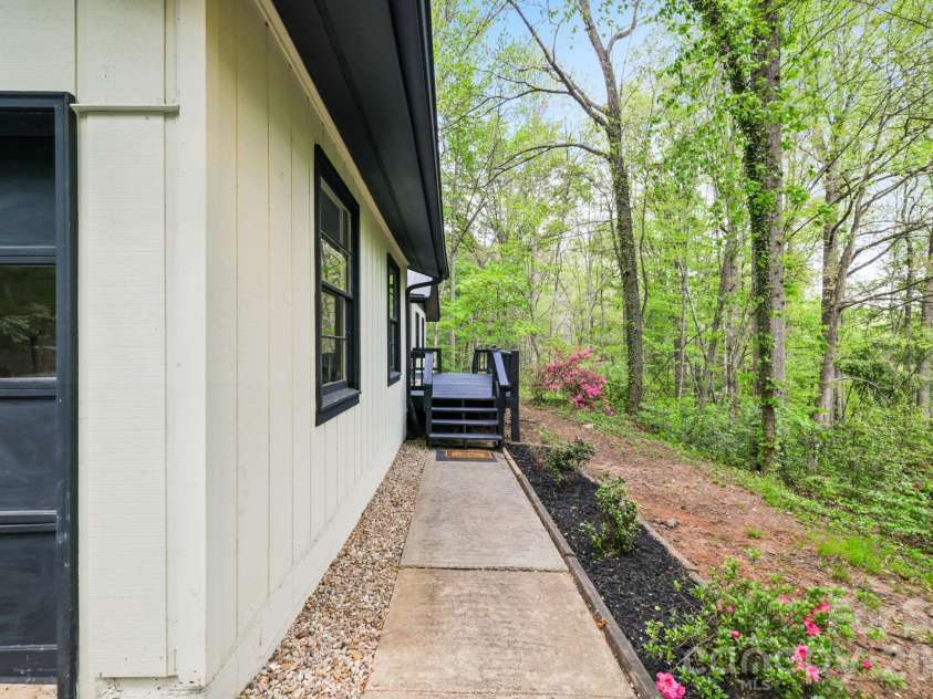 1 Virginia Lane, Cullowhee, NC 28734.  MLS# CAR4373462, YatesRealty ID 22262. 