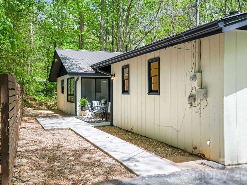 1 Virginia Lane, Cullowhee, NC 28734.  MLS# CAR4373462, YatesRealty ID 22262. 