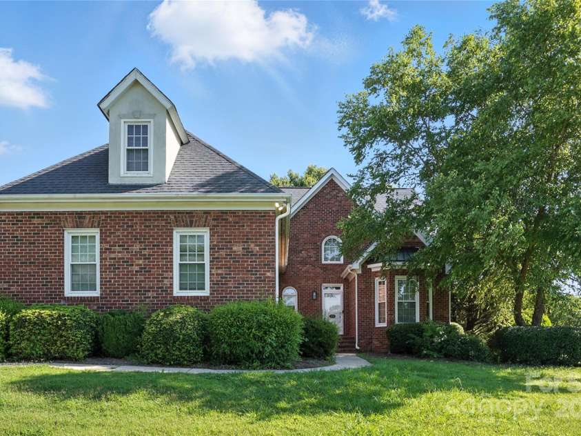 104 Fairwind Court, Fort Mill, SC 29708.  MLS# CAR4266966, YatesRealty ID 22262. 