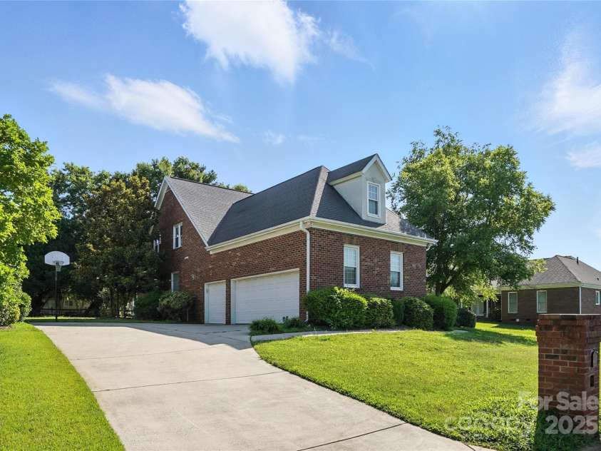 104 Fairwind Court, Fort Mill, SC 29708.  MLS# CAR4266966, YatesRealty ID 22262. 