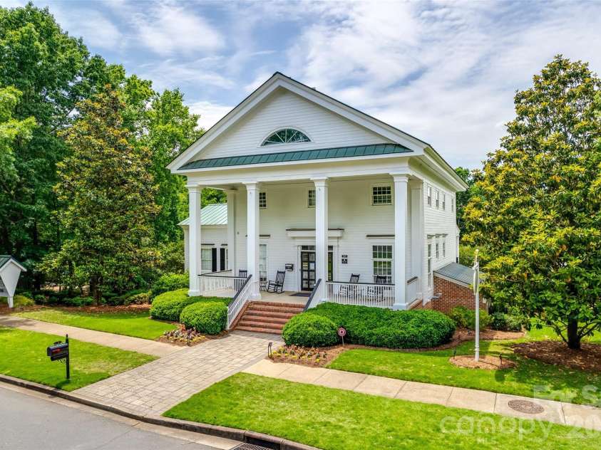 816 Victorian Way, Fort Mill, SC 29708.  MLS# CAR4373653, YatesRealty ID 22263. 