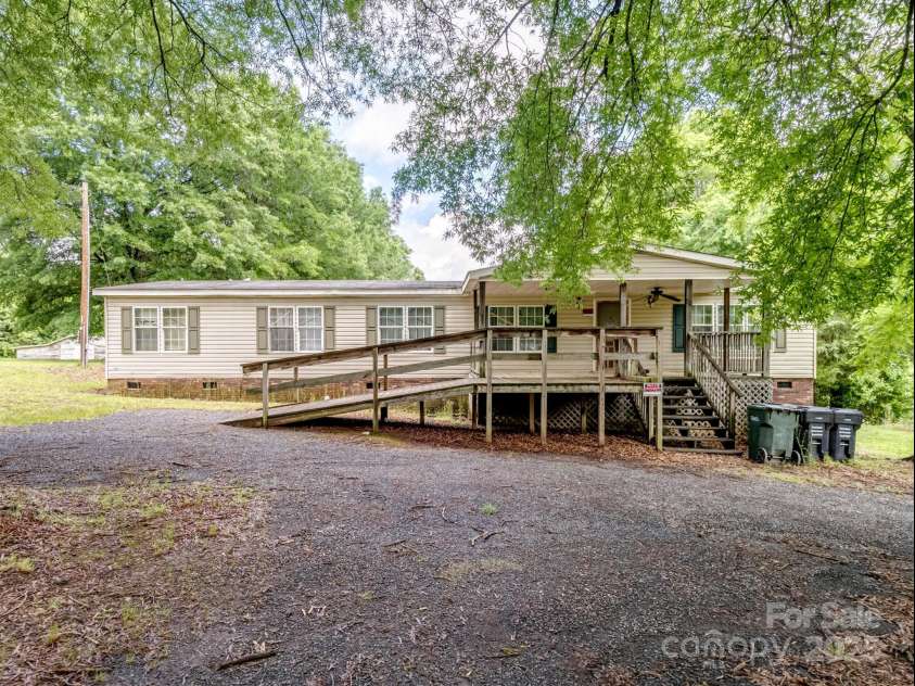 84 Sumner Avenue, Concord, NC 28027.  MLS# CAR4257881, YatesRealty ID 22263. 