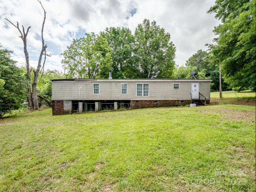 84 Sumner Avenue, Concord, NC 28027.  MLS# CAR4257881, YatesRealty ID 22263. 