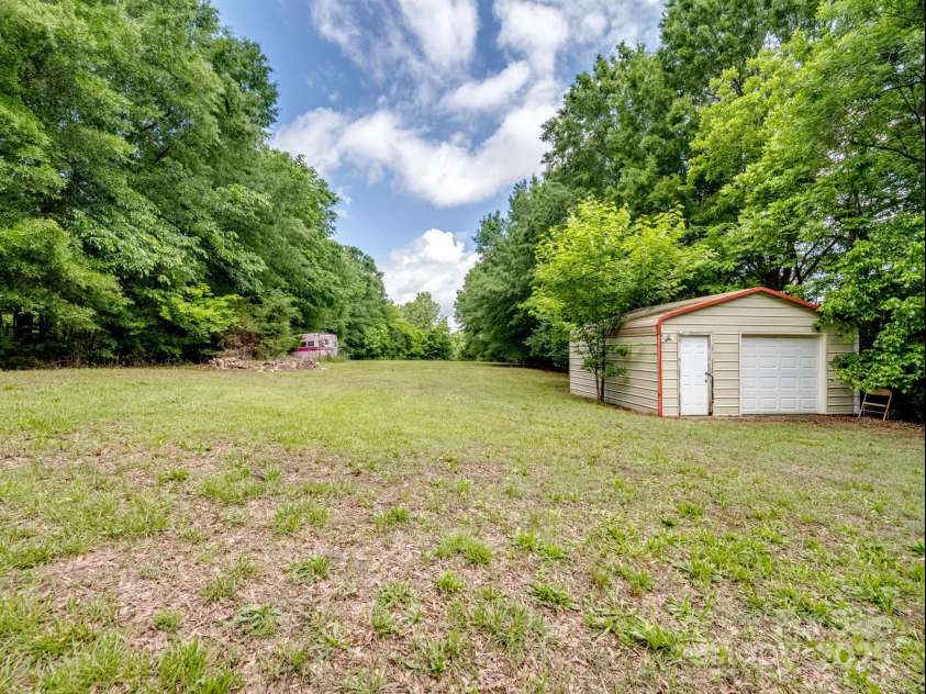 84 Sumner Avenue, Concord, NC 28027.  MLS# CAR4257881, YatesRealty ID 22263. 