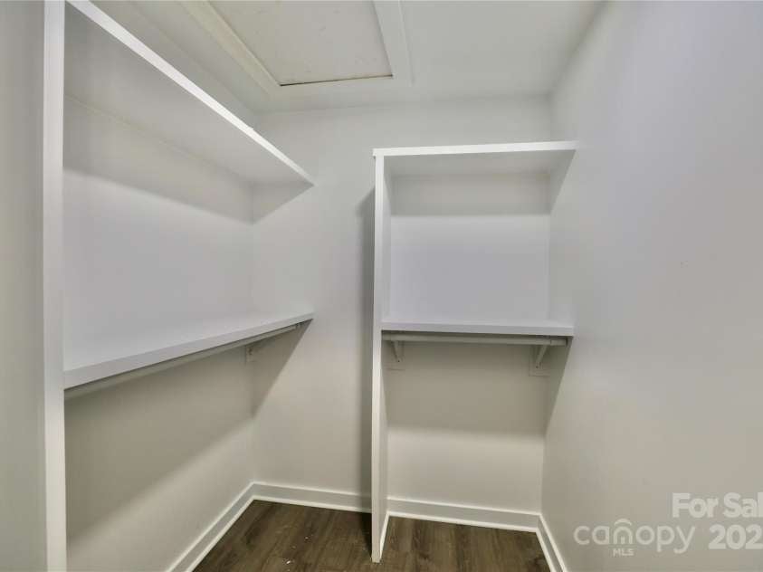 9208 Detroiter Drive, Huntersville, NC 28078.  MLS# CAR4274668, YatesRealty ID 22264. Primary built-in closet