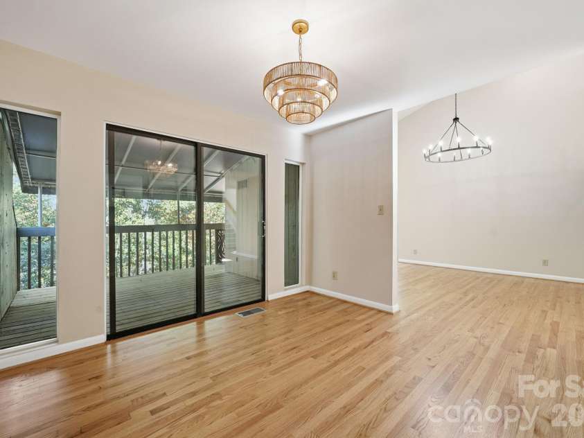201 Riverview Terrace, Lake Wylie, SC 29710.  MLS# CAR4316680, YatesRealty ID 22265. Dining