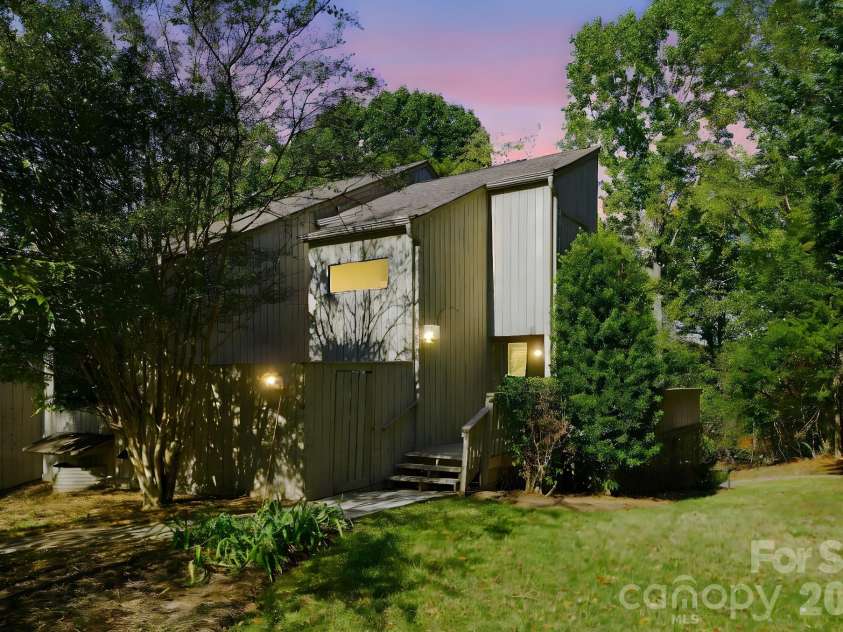 201 Riverview Terrace, Lake Wylie, SC 29710.  MLS# CAR4316680, YatesRealty ID 22265. Evening Calm..