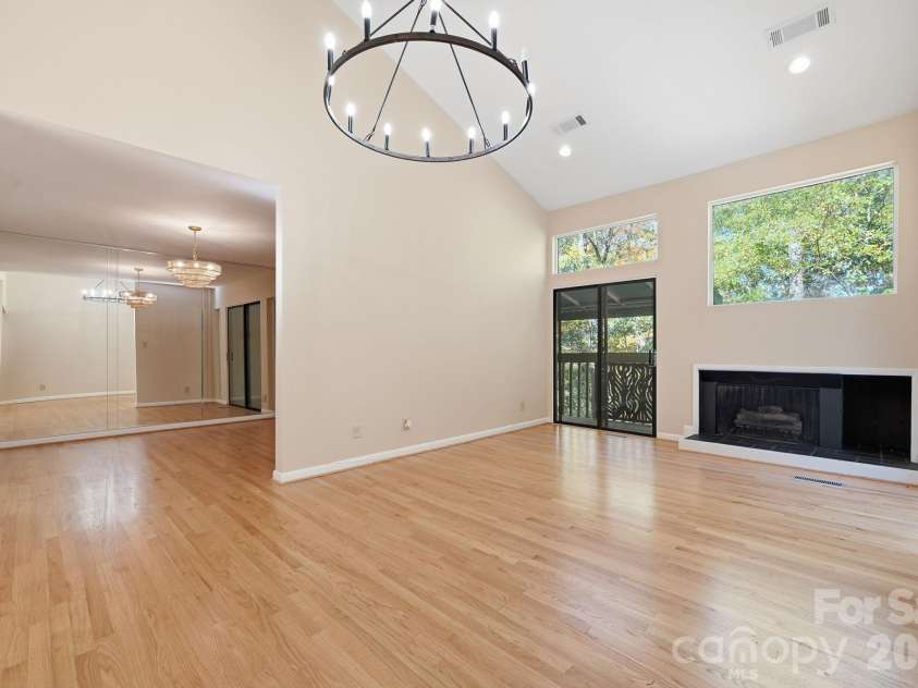 201 Riverview Terrace, Lake Wylie, SC 29710.  MLS# CAR4316680, YatesRealty ID 22265. Luxury Living