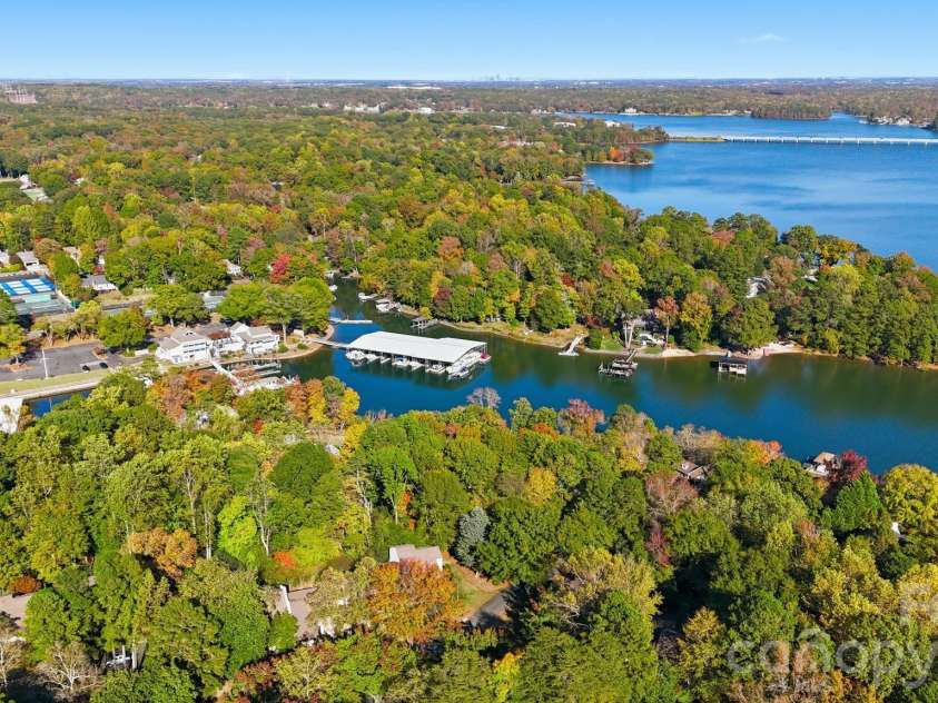 201 Riverview Terrace, Lake Wylie, SC 29710.  MLS# CAR4316680, YatesRealty ID 22265. River Hills on Lake Wylie