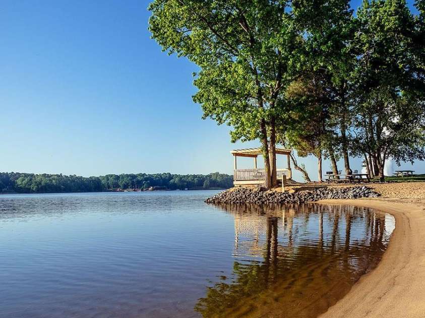 201 Riverview Terrace, Lake Wylie, SC 29710.  MLS# CAR4316680, YatesRealty ID 22265. Southpoint Park for residents