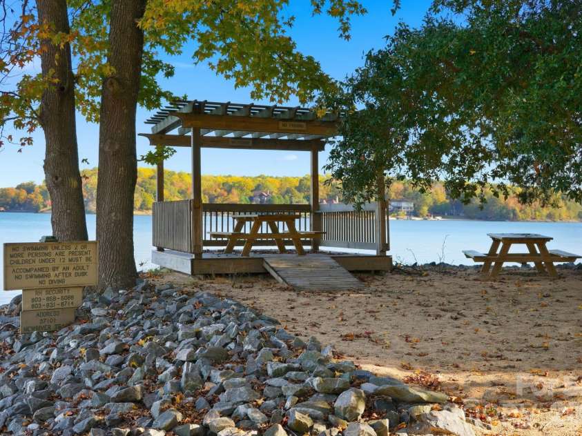 201 Riverview Terrace, Lake Wylie, SC 29710.  MLS# CAR4316680, YatesRealty ID 22265. Southpoint Park for residents