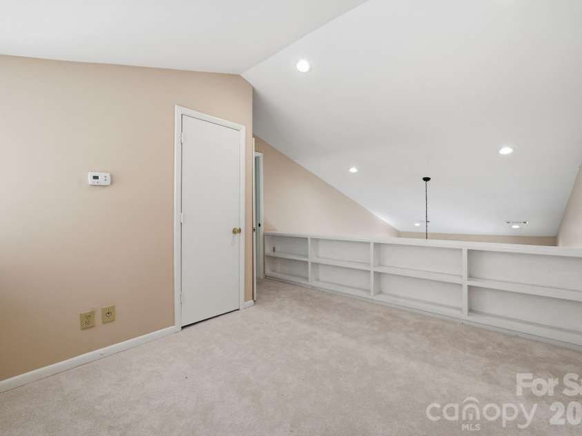201 Riverview Terrace, Lake Wylie, SC 29710.  MLS# CAR4316680, YatesRealty ID 22265. Upper level Loft