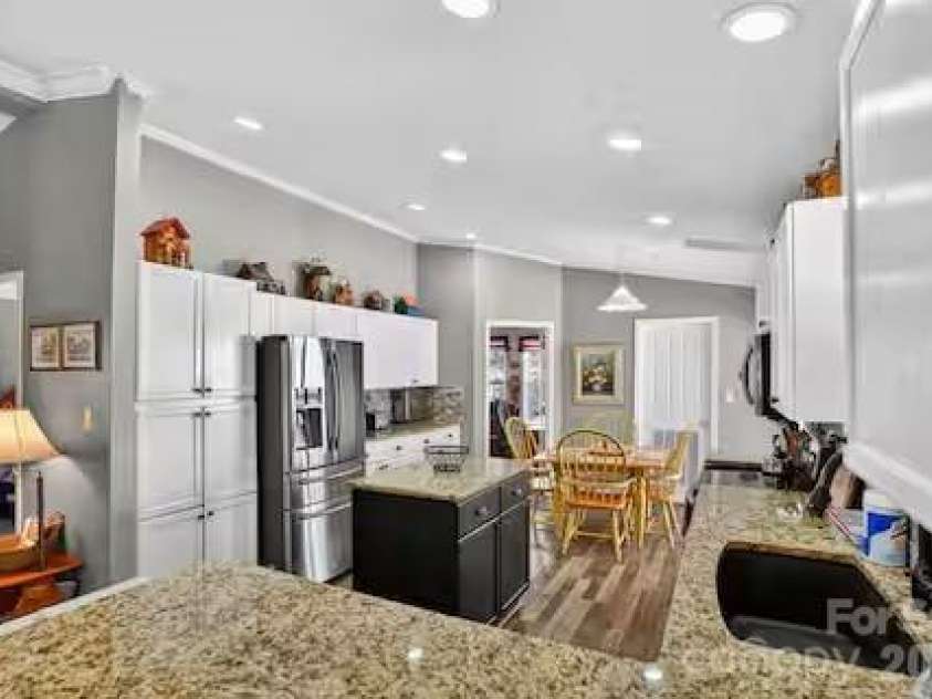 701 Charter Hills Road, Beech Mountain, NC 28604.  MLS# CAR4375114, YatesRealty ID 22265. 