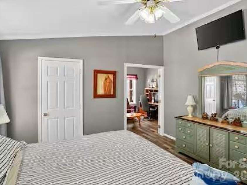 701 Charter Hills Road, Beech Mountain, NC 28604.  MLS# CAR4375114, YatesRealty ID 22265. 