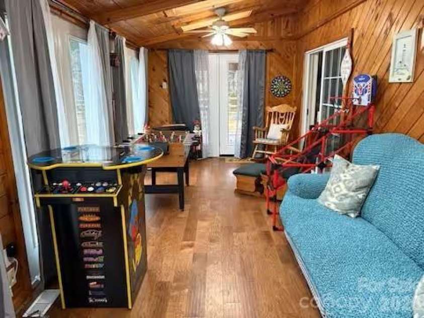 701 Charter Hills Road, Beech Mountain, NC 28604.  MLS# CAR4375114, YatesRealty ID 22265. 