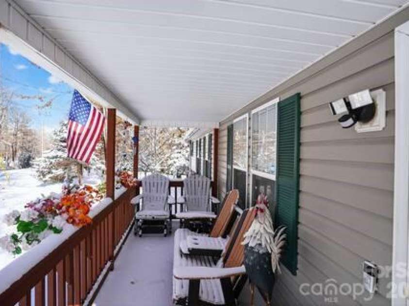 701 Charter Hills Road, Beech Mountain, NC 28604.  MLS# CAR4375114, YatesRealty ID 22265. 