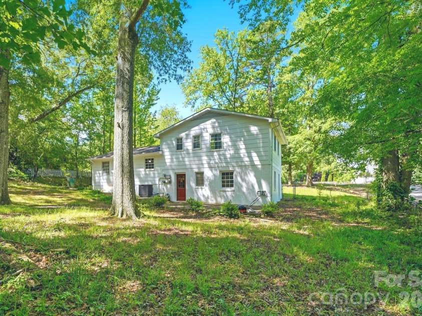 1412 Rama Road, Charlotte, NC 28211.  MLS# CAR4374622, YatesRealty ID 22266. 