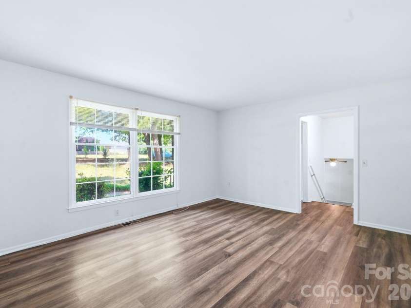 1412 Rama Road, Charlotte, NC 28211.  MLS# CAR4374622, YatesRealty ID 22266. 