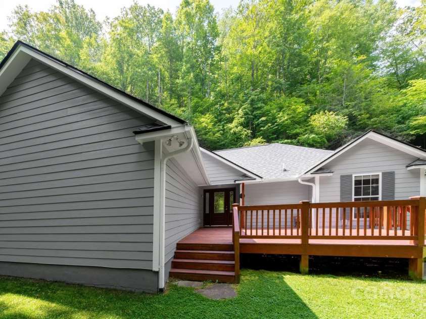 178 Susanna Cove Road, Mars Hill, NC 28754.  MLS# CAR4267675, YatesRealty ID 22266. Sunny Front Porch