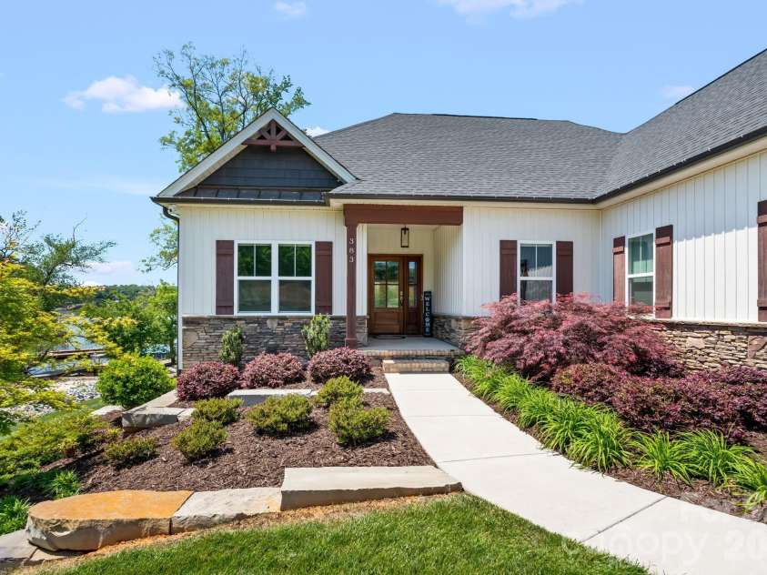 383 Rolling Road, Lexington, NC 27292.  MLS# CAR4375158, YatesRealty ID 22267. 