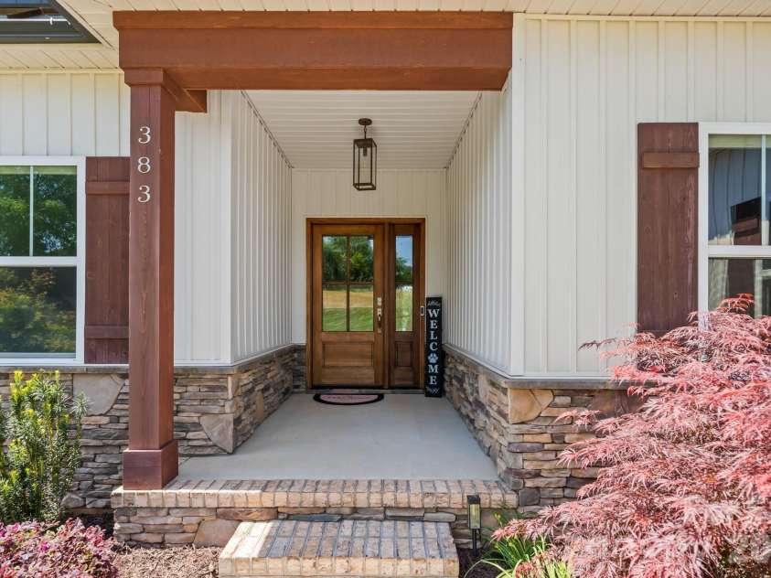 383 Rolling Road, Lexington, NC 27292.  MLS# CAR4375158, YatesRealty ID 22267. 