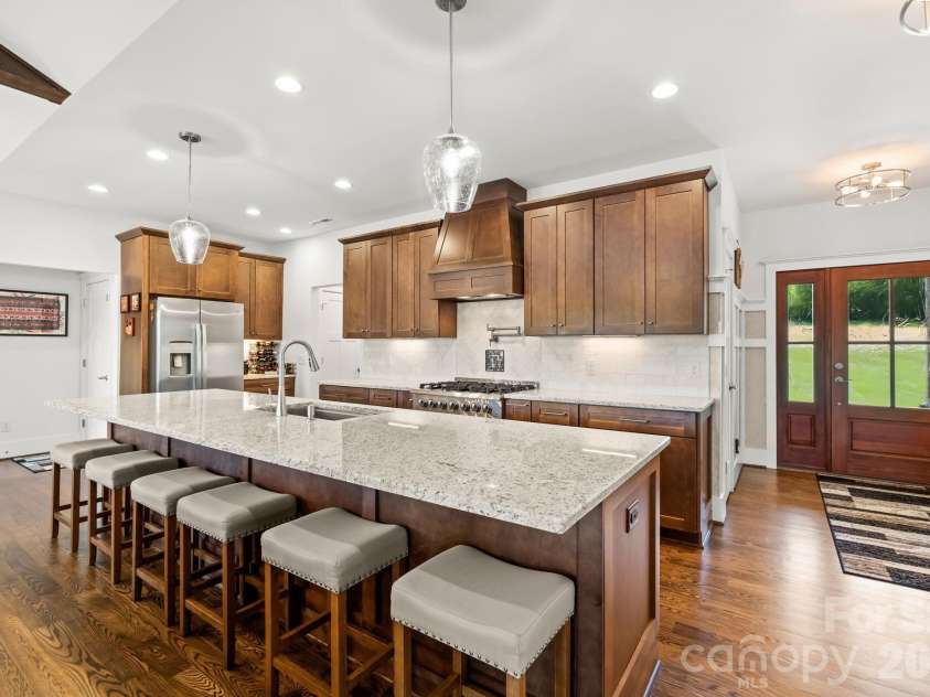 383 Rolling Road, Lexington, NC 27292.  MLS# CAR4375158, YatesRealty ID 22267. 