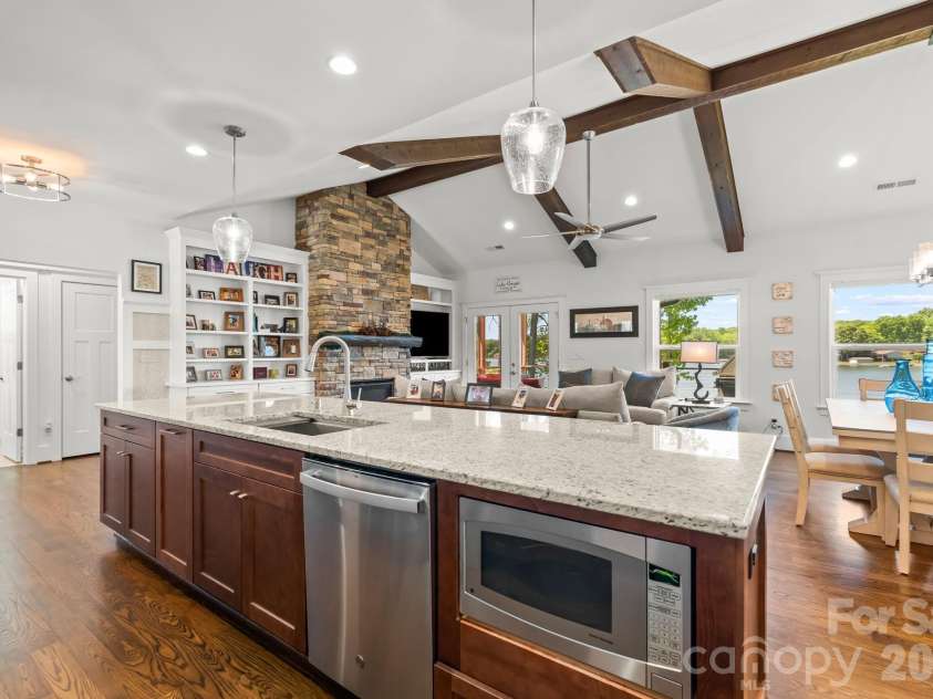 383 Rolling Road, Lexington, NC 27292.  MLS# CAR4375158, YatesRealty ID 22267. 